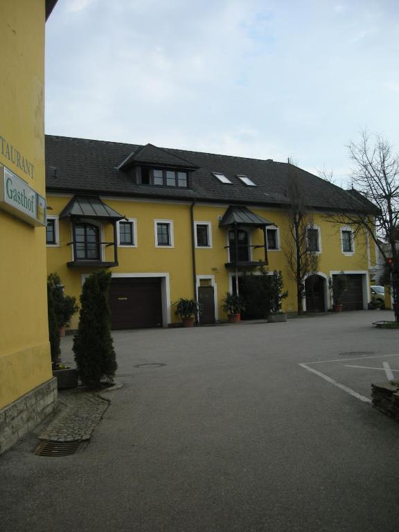 Gasthof Kreuzmayr Hotel Eferding Exterior foto