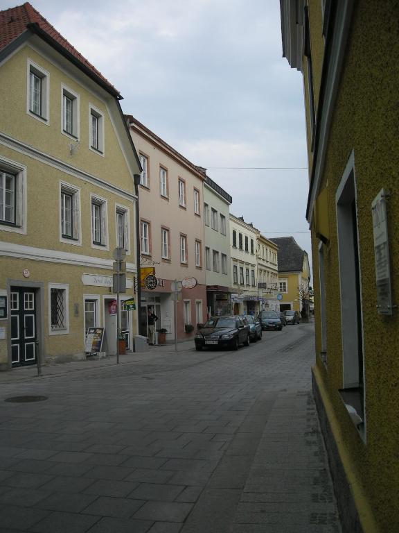 Gasthof Kreuzmayr Hotel Eferding Exterior foto